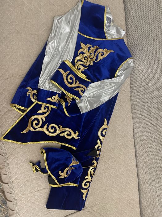 Продам национальный костюм