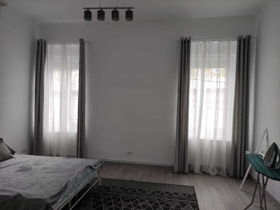 Vand apartament 2 camere Podgoria