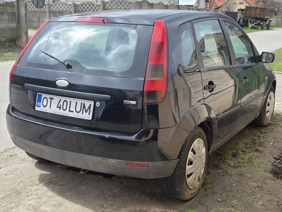 Vand Ford Fiesta, 4200 lei negociabil,