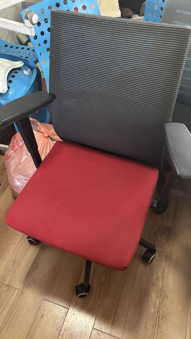 Офисные кресла стулья