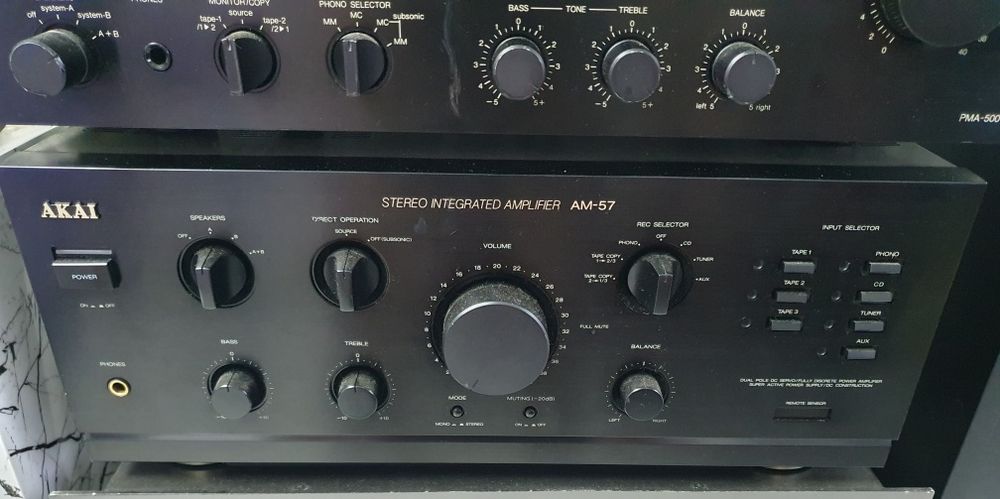 Stație audio Akai