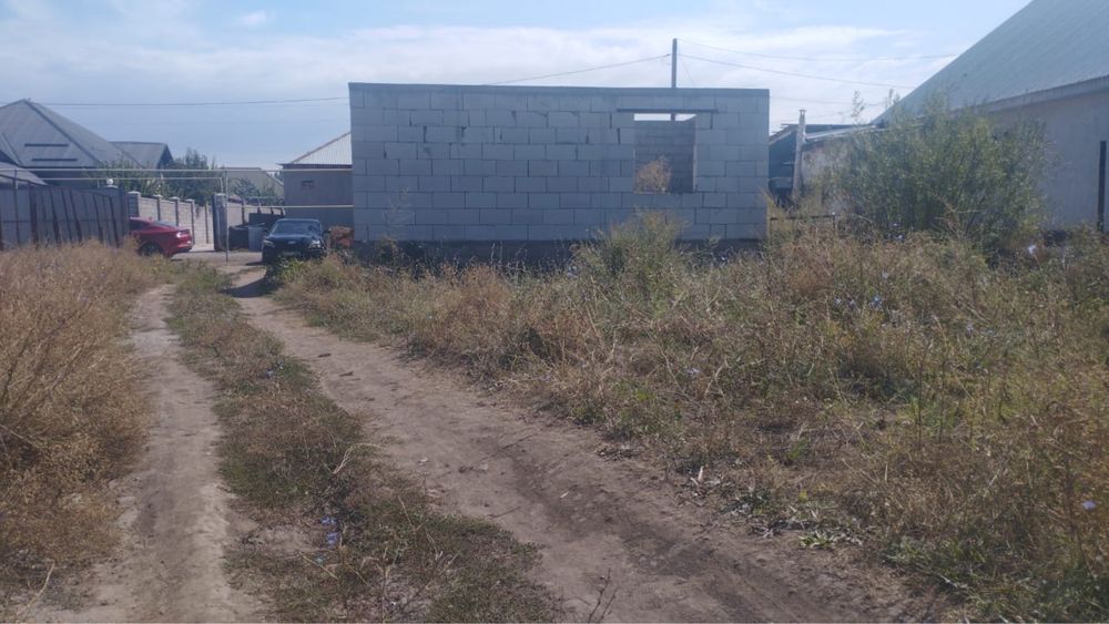 Землля 5 соток с недостроенным домом