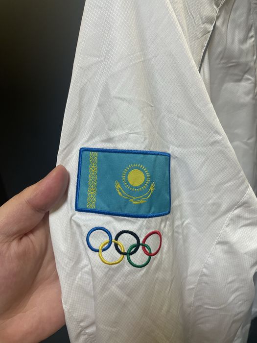 Куртка факелоносца Азиада 2011