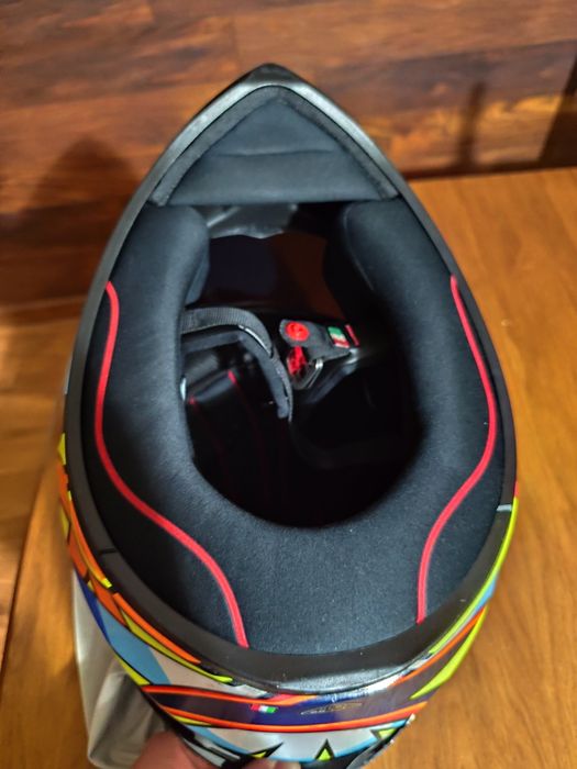 Продавам каска Agv K1 Soleluna