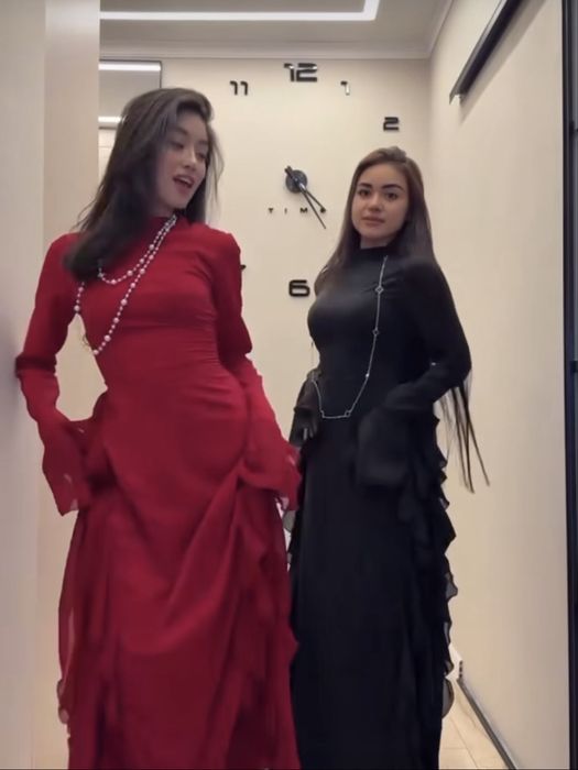 Черное вечернее платье