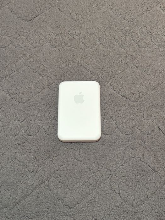 Vand baterie magsafe de apple , noua !