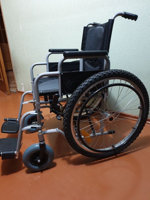 Коляска инвалидная прогулочная новая