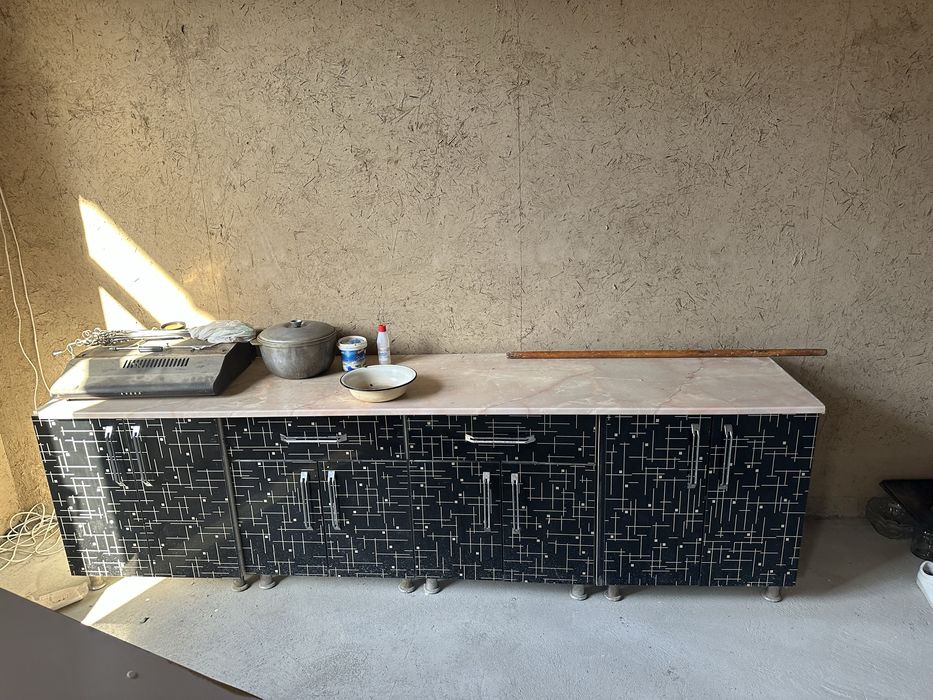 Ошхона мебели яхши холатда