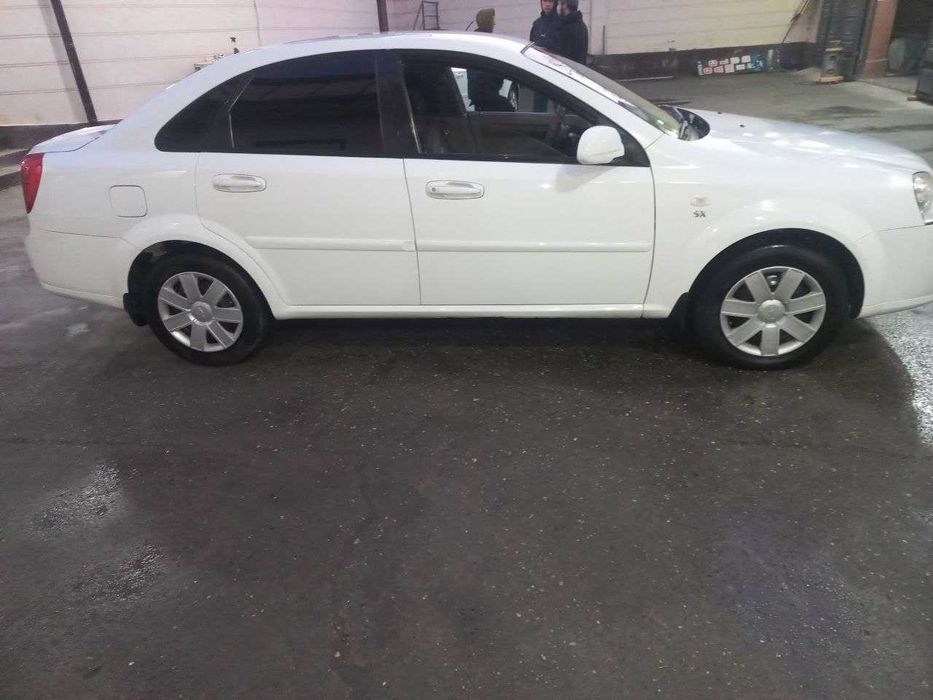 Ласетти 1.8 хороший состояние