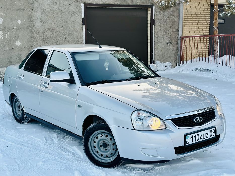 Продам Приора 2 Полу-Люкс