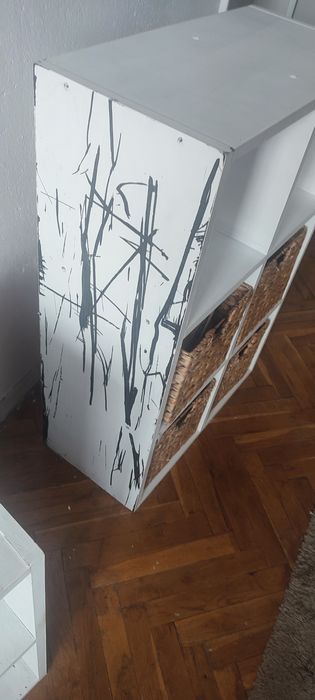 Шкафове, етажерки