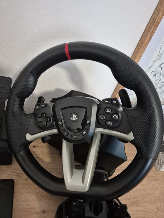 Volan PS5 originală.Compatibilitate: PS5, PS4 și PC.Ideal pentru: Gran Turismo 7