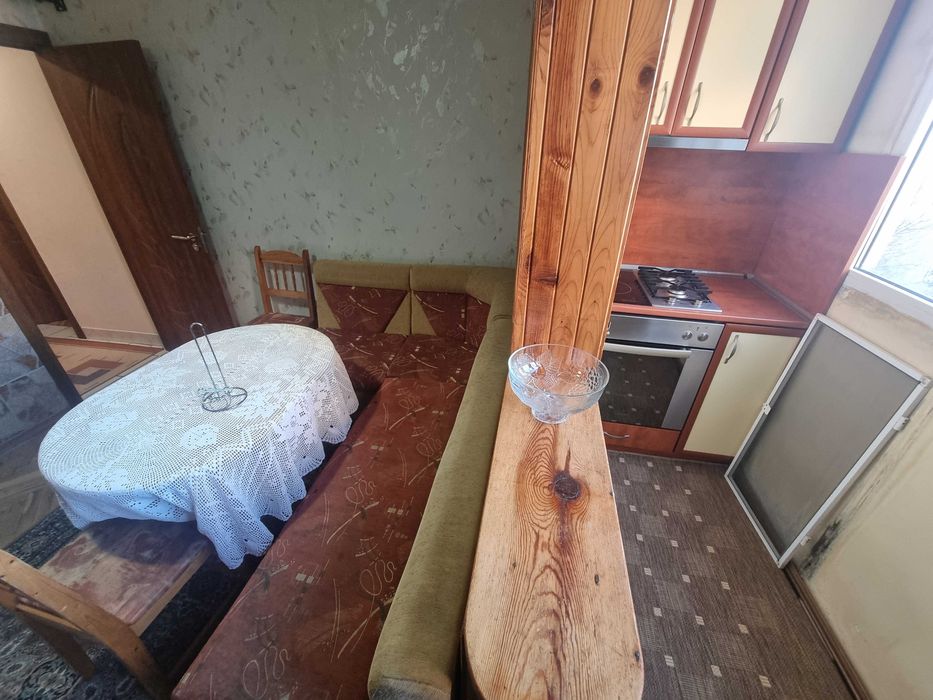 Двустаен апартамент за продажба в кв. Орлова чука на гр. Благоевград.