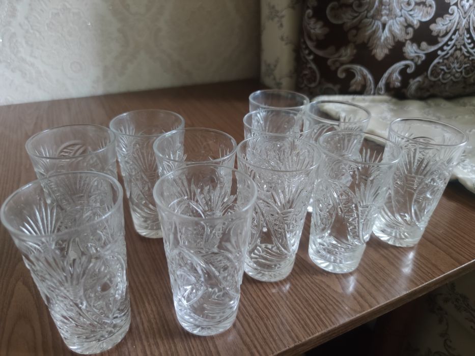 Фужеры, стаканы, рюмки