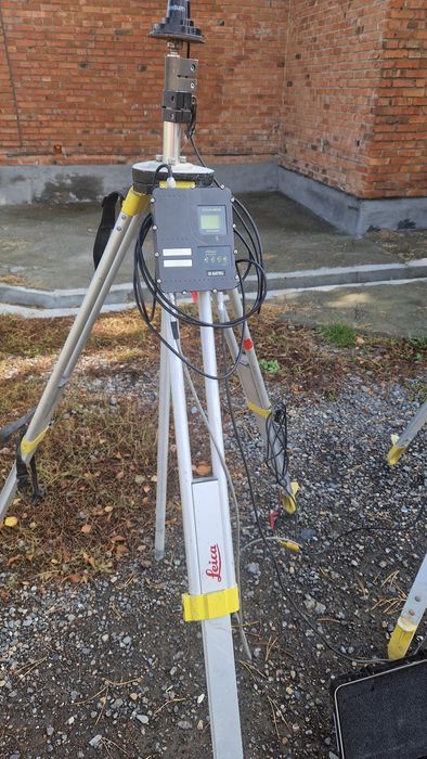 Leica GPS 08 в хорошем состоянии.