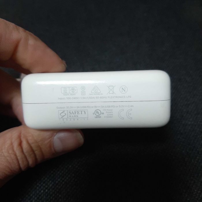 Оригинално Зарядно за лаптоп APPLE 20.3V/3A, 9V/3A or 5V/2.4A 61W