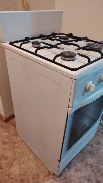 Продам газ плиту Greta