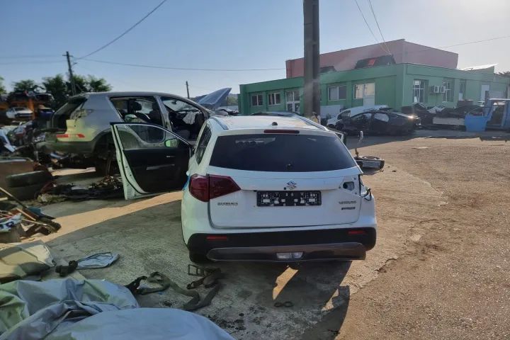 vas lichid parbriz carcasa filtru aer alternator electromotor compresor AC kit pornire ambreiaj volanta Suzuki Vitara 4  facelift motor 1.4t hybrid 130cp K14D