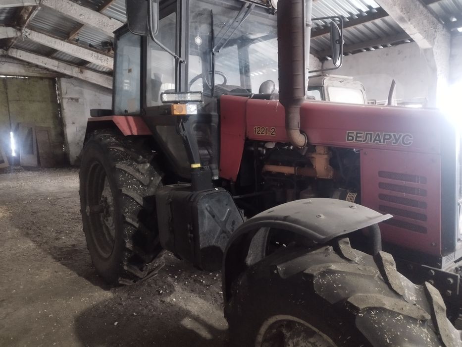 Трактор МТЗ 1221