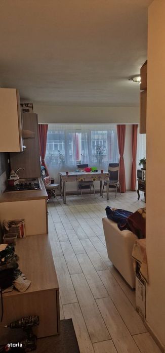 2 Incaperi, terasa de 8 mp, mobilat si dotat cu preluare de chirias