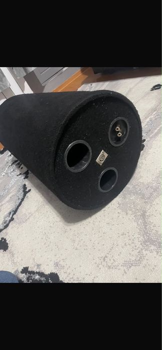 Vand statie alpine300W si subwoofer magnat 1000W se pot da si separat