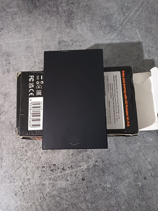 Router mobil LTE cu wi fi pentru cartea sim.