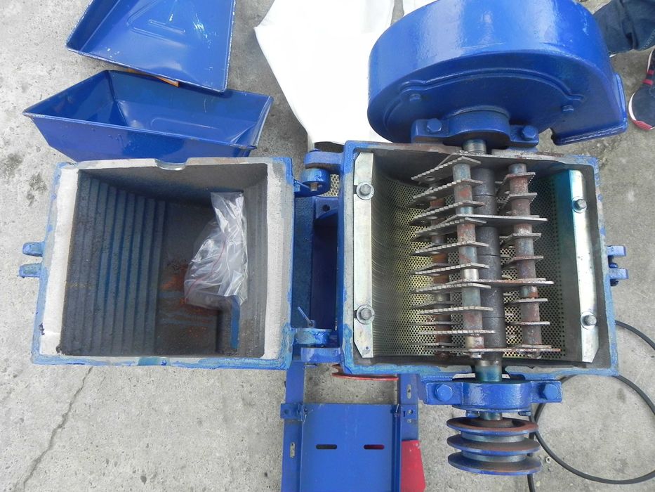 Moara profesionala cu 36 ciocanele 3kW NOUA