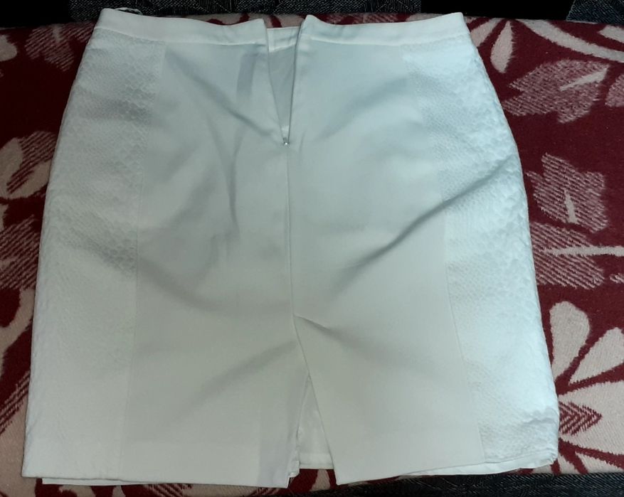 Lot 4 fuste elegante