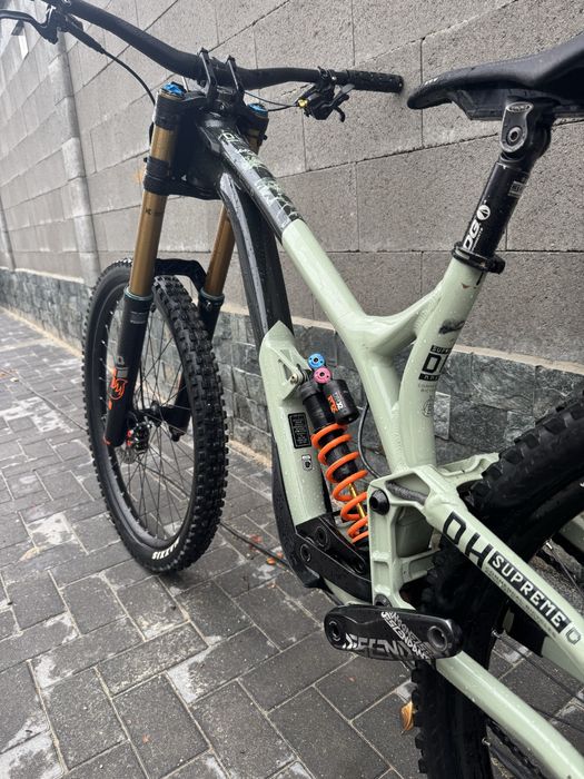 Commencal supreme v4 L 29 2022