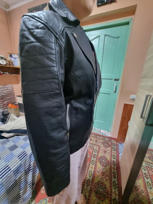 Куртка кожанная.
