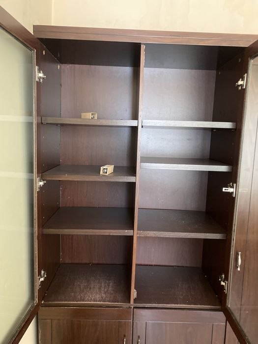 Продам шкаф средным сост