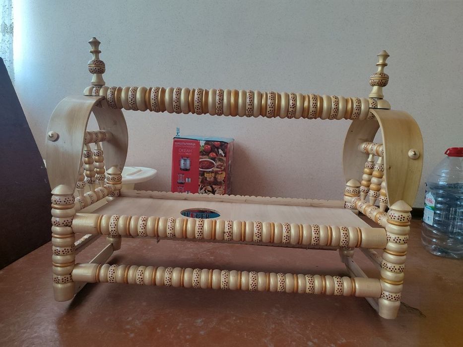 Бешик сотилади алтстко