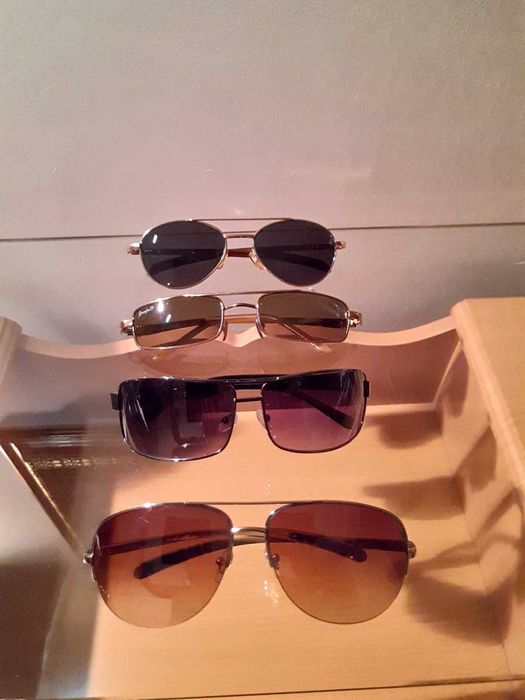 Солнцезащитные очки . Хорошего качества.