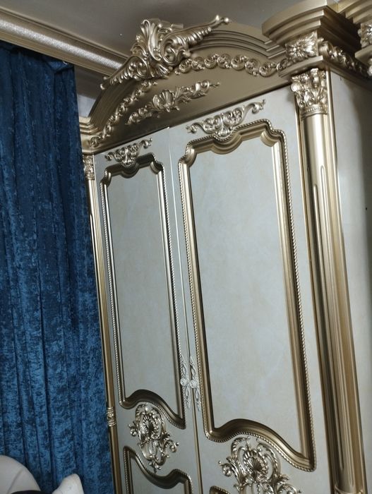 Шкаф сотилади узимники