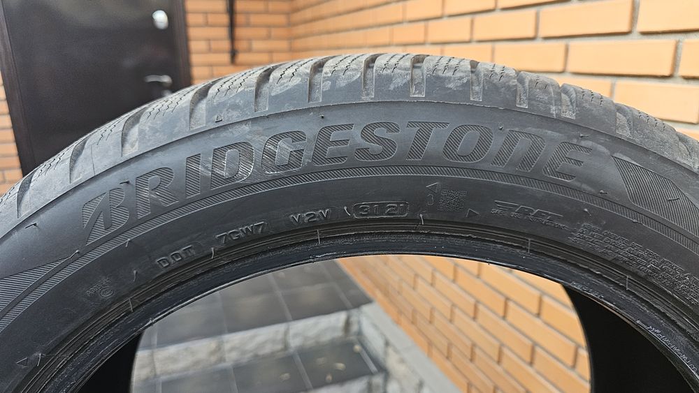 Шины 285/45/R21 BRIDGESTONE BLIZZAK LM001, RFT  4 шт. Липучка