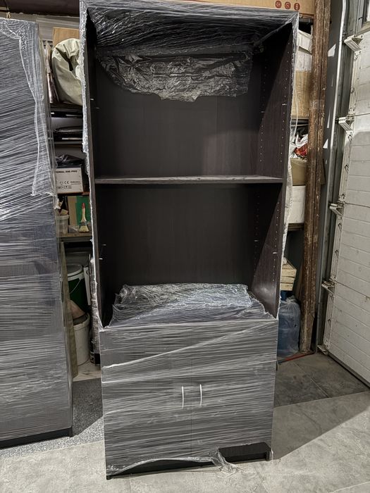 Продается срочно шкафы и подставка под телевизор