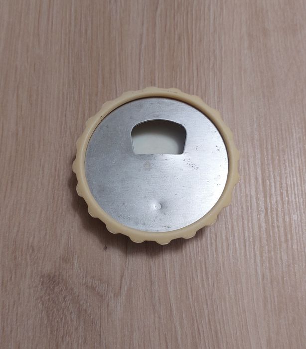 Стара колекционерска отварачка Coca-Cola