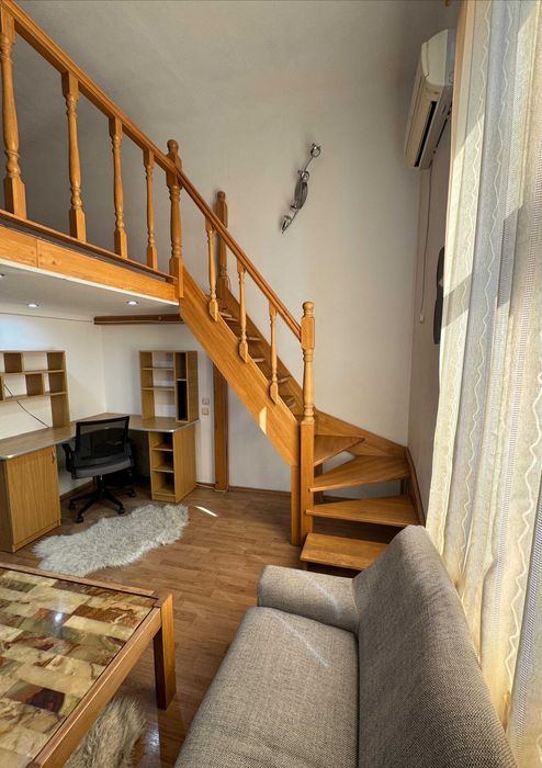 Apartament cu o camera+mansarda de iinchiriat