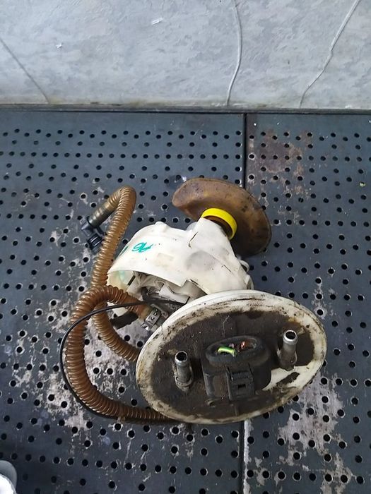 Capac superior pompa combustibil 1.9 tdi audi a6 c5 4b 81305033 4b0906087p