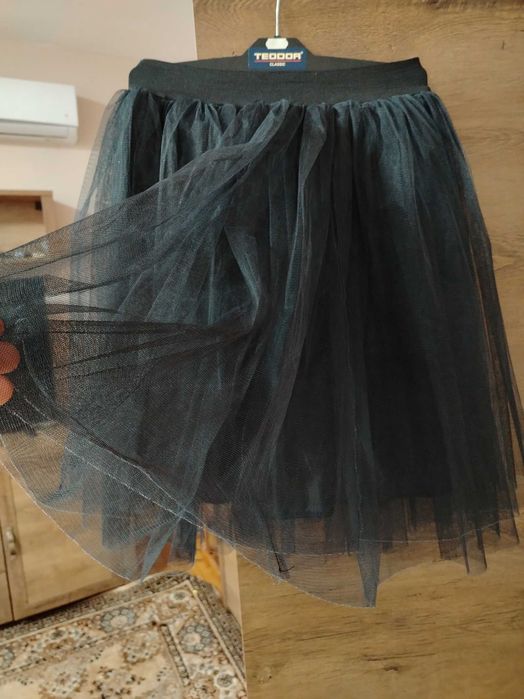 Дамска пола от тюл