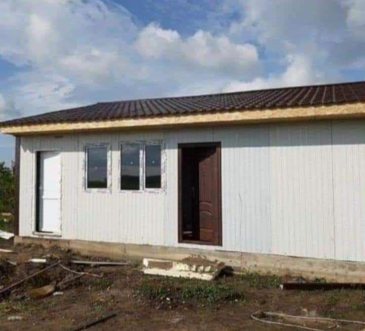 Vand container tip  garaj diferite mărimi  6x7