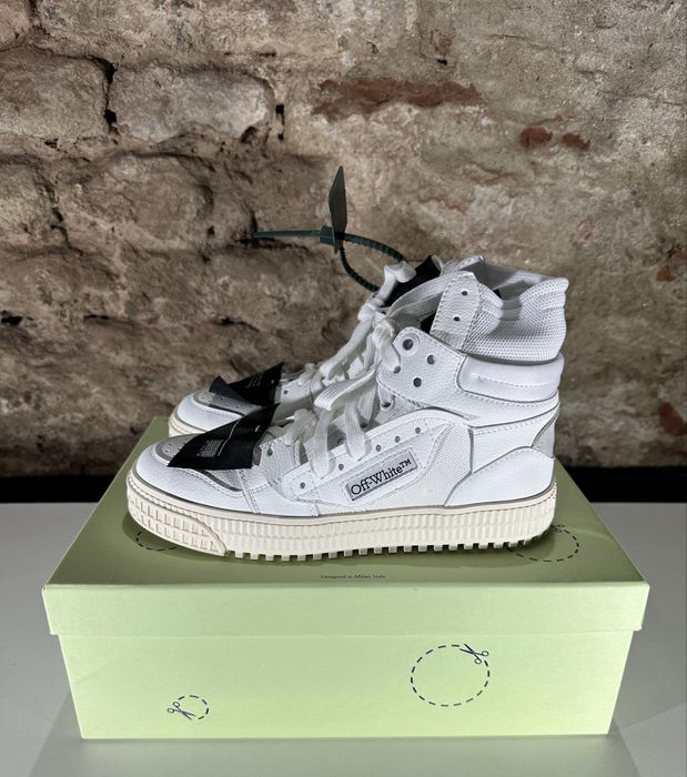 Off-white cort..