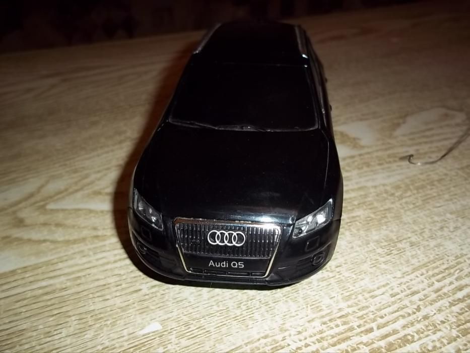 masini teleghidate AUDI Q5 + Mustang
