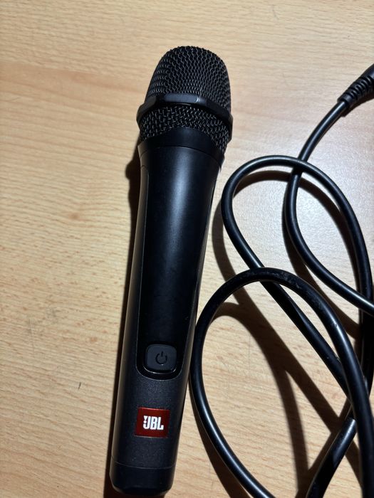 Microfon Jbl cu fir