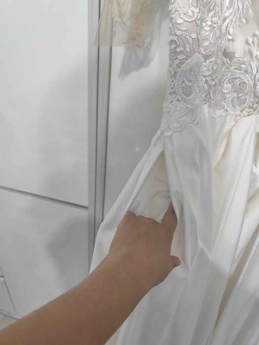 Rochie de mireasa ,o vand urgent