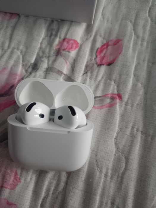 Airpods gen 4 putin folosite