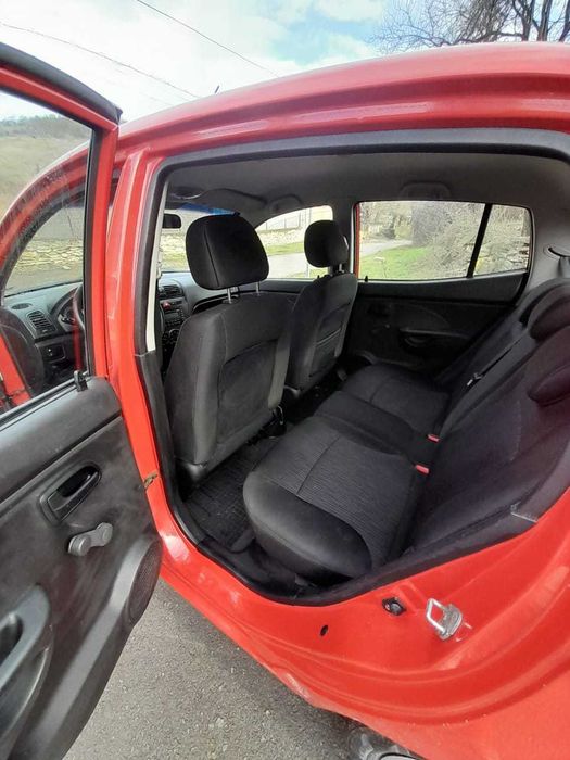 Продава се кия пиканто