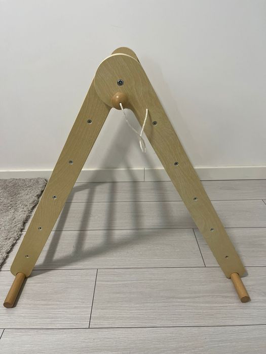 Loc de joacă pentru copii din lemn, făcut în casă - scară + perete