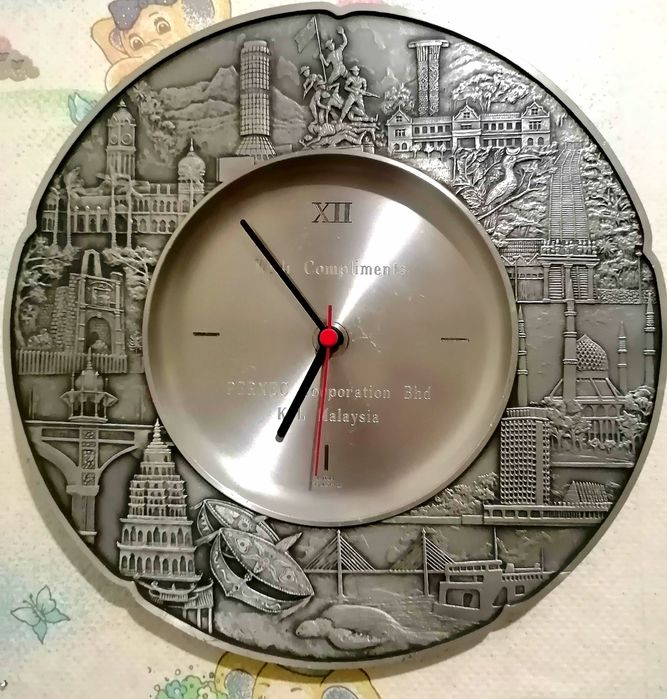 Часы янтарь с маятником