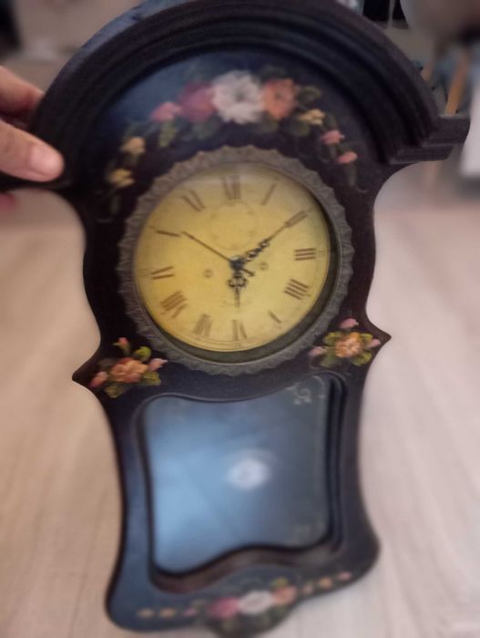 Vând ceas de perete cu pendul